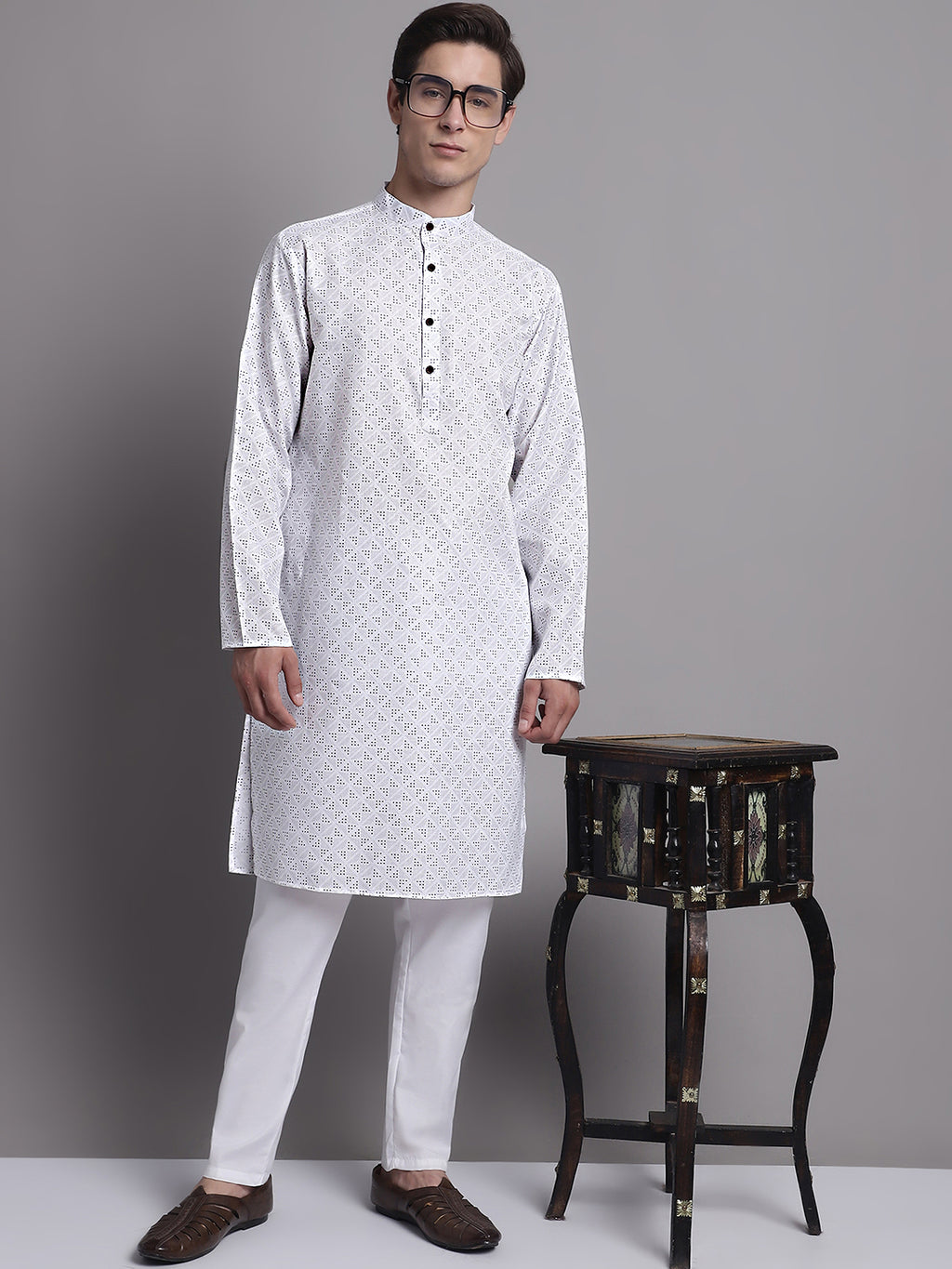 Men'S Solid White Cotton Kurta Payjama With Geometric Waistcoat