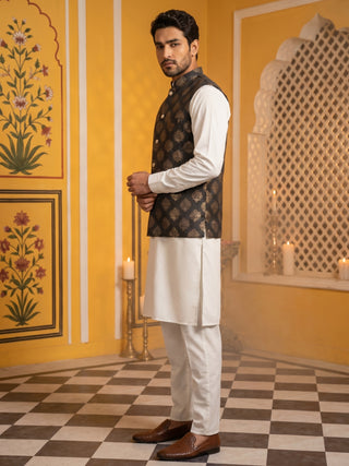 Men's Black Printed Nehru Jacket With Solid Kurta Pyjama