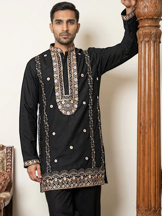 Men's Cotton Blend Embroidered Kurta