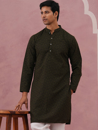 Traditional Cotton Blend Embroidered Kurta