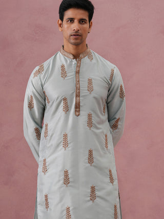 Men's Silk Blend Embroidered Kurta