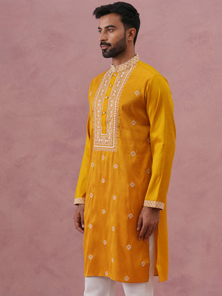 Men’s Ethnic Silk Blend Embroidered Kurta