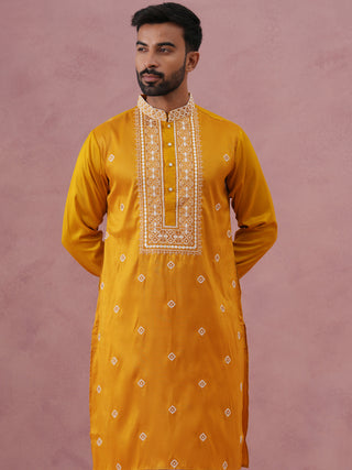 Men’s Ethnic Silk Blend Embroidered Kurta