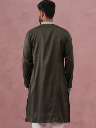 Men’s Ethnic Silk Blend Embroidered Kurta