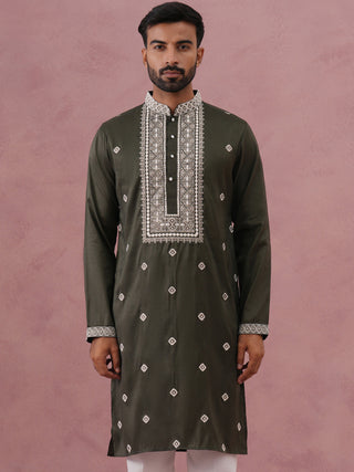 Men’s Ethnic Silk Blend Embroidered Kurta