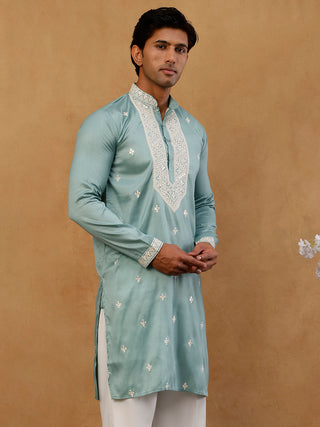 Men's Embroidered Cotton Blend Kurta
