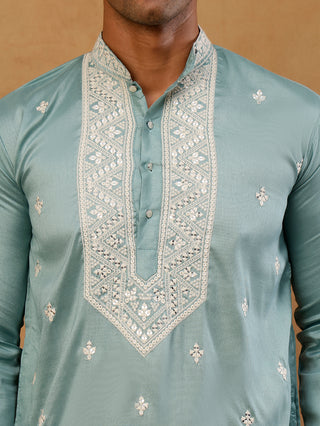 Men's Embroidered Cotton Blend Kurta