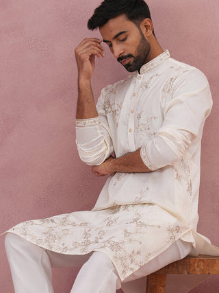 Men’s Silk Blend Embroidered Kurta