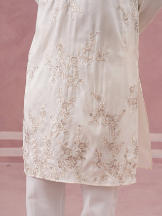 Men’s Silk Blend Embroidered Kurta