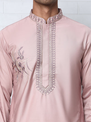 Men’s Silk Blend Embroidered Kurta