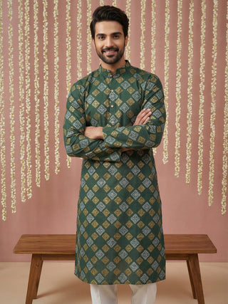 Men Cotton Blend Kurta with Foil Print