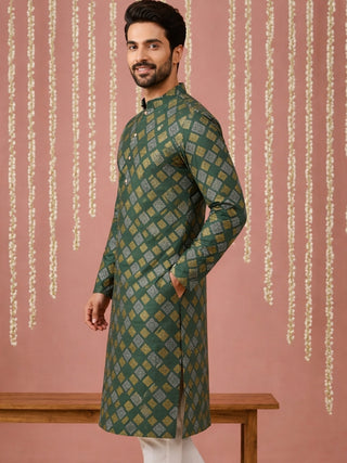 Men Cotton Blend Kurta with Foil Print