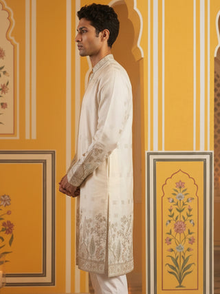 Men Silk Blend Embroidered Kurta