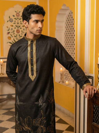 Men Embroidered Silk Blend Kurta