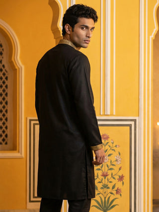 Men Embroidered Silk Blend Kurta