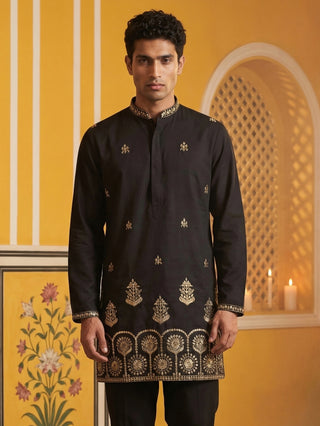 Men’s Classic Kurta with Rich Hemline Embroidery