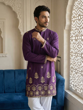 Men’s Classic Kurta with Rich Hemline Embroidery
