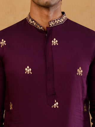Classic Kurta with Rich Hemline Embroidery