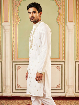 Men’s Cotton Blend Embroidered Kurta