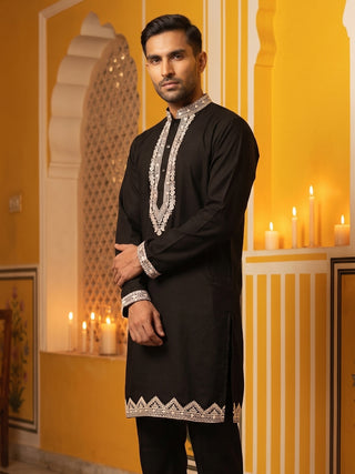Men's Silk Blend Embroidered Kurta