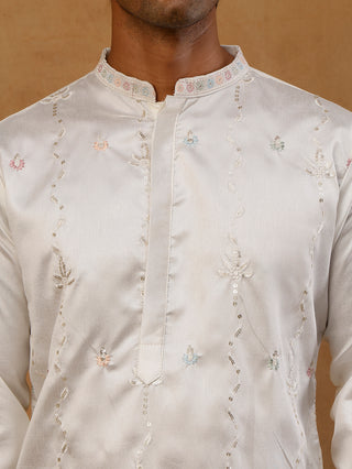 Men's Silk Blend Embroidered Kurta
