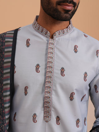 Paisley Print Kurta with Contrast Dupatta