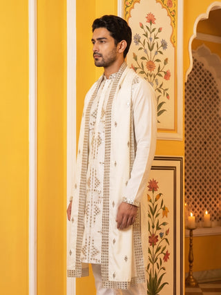 Men’s Embroidered Kurta with Dupatta