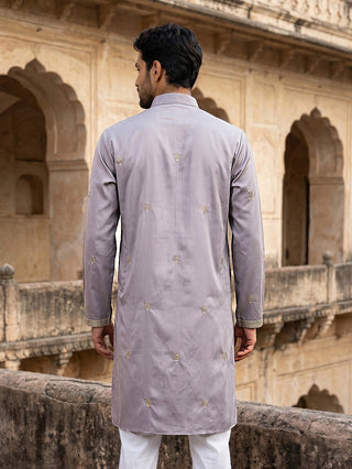 Men’s Traditional Thread Embroidered Kurta & Dupatta