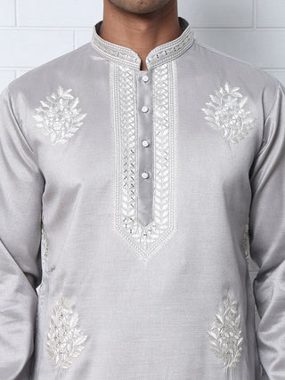 Men’s Silk Blend Ethnic Embroidered Kurta Pyjama