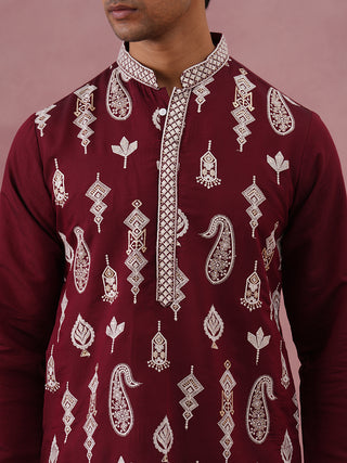 Silk Blend Ethnic Embroidered Kurta Pyjama for Men