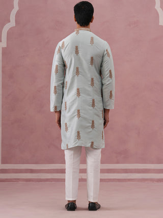 Men's Silk Blend Embroidered Kurta Pyjama Set