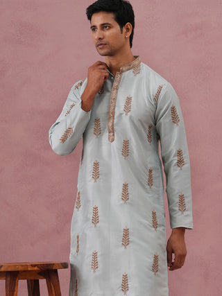 Men's Silk Blend Embroidered Kurta Pyjama Set