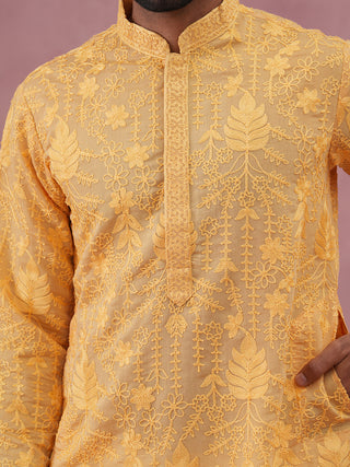 Men’s Ethnic Embroidered Kurta Pyjama