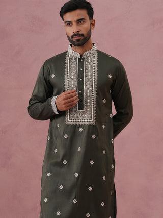 Men’s Ethnic Silk Blend Embroidered Kurta Set