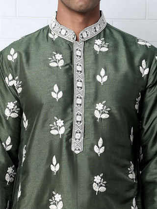 Men’s Embroidered Silk Blend Kurta Pyjama