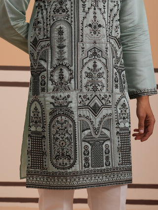 Men’s Silk Blend Embroidered Kurta Pyjama Set