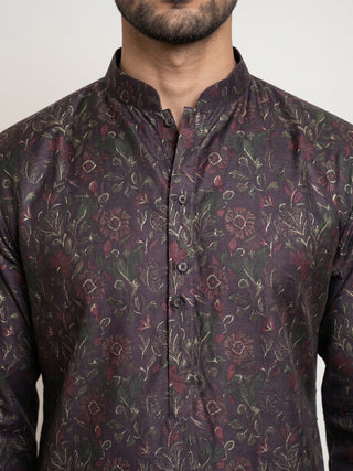 Men Cotton Blend Kurta Pyjama with Foil Print