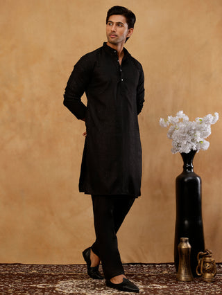 Men’s Silk Blend Thread Work Kurta Set