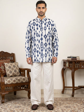 Men Cotton Blend Ikat Printed Kurta With Korean Pants
