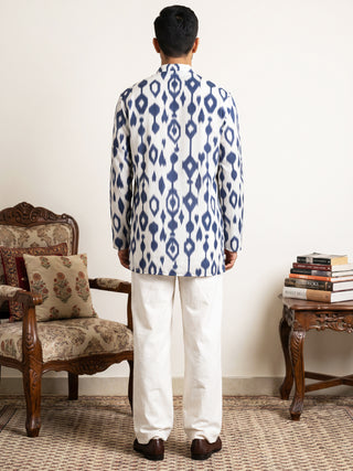 Men Cotton Blend Ikat Printed Kurta With Korean Pants