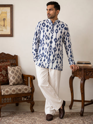 Men Cotton Blend Ikat Printed Kurta With Korean Pants