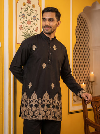 Embroidered Cotton Blend Short Kurta