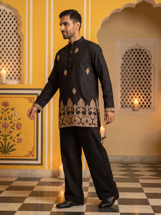 Embroidered Cotton Blend Short Kurta