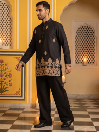 Embroidered Cotton Blend Short Kurta With Korean Pant