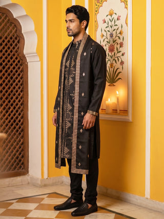 Men’s Embroidered Kurta Pyjama with Dupatta Set