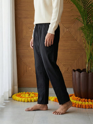 Men Pack of 2 Solid Cotton Pyjamas