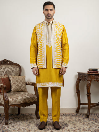 Men's Embroidered Waistcoat and Kurta Set.