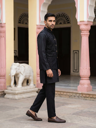 Men Embroidered Velvet Nehru Jacket Kurta Pyjama Set