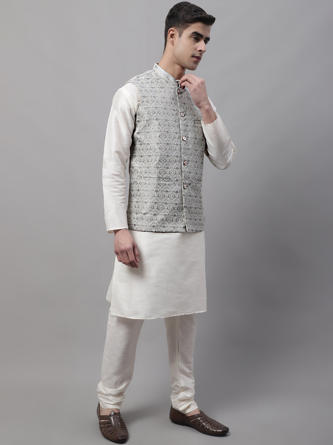 Men off-White Solid Kurta Pyjama with  Grey Woven Design Nehru Jacket