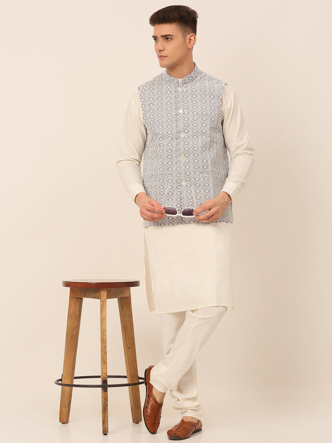 Men White Cotton Blend Kurta with Pyjamas & Embroidered Nehru Jacket